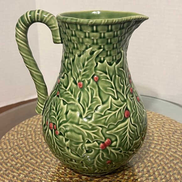 Bordallo Pinheiro Christmas Holly Pitcher - Picture 11 of 16